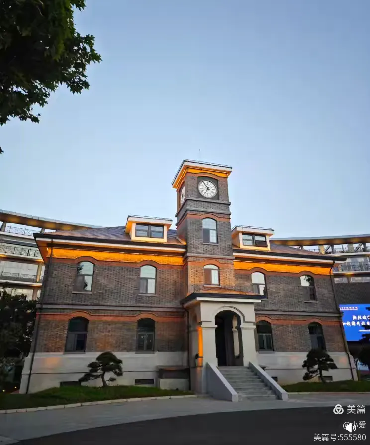 金陵中学河西分校雨花石馆举办"石上清绿绘金陵"艺术展